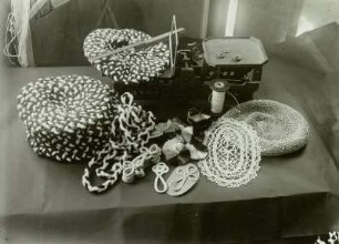 Erzeugnisse v. Heimarbeiterinnen, um 1930