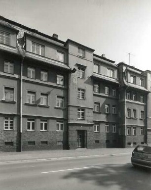 Wurzen, Goethestraße 44/54. Wohnhauszeile (um 1925). Straßenfront Nummer 46