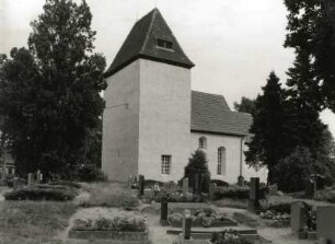 Elsnig. Dorfkirche (1101/1200, 1682/1691, 1838). Ansicht von Südwesten