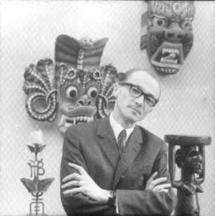 Porträt Prof. Wolfgang Ullrich (1950-1973 Direktor des Zoologischen Gartens Dresden) in seiner Wohnung Wiener Straße