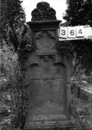 Grabstein 364 (Index: 100095587) Maße HxBxT: 134x56x17 cm: Grabstein 364