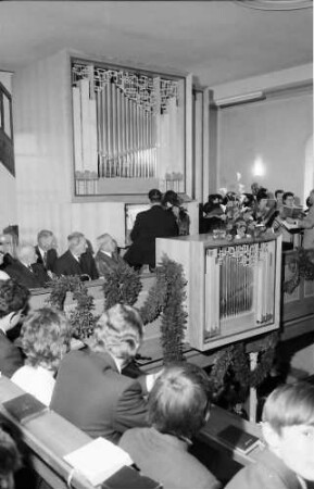Kirnbach: Orgel (gesamt, mit Kirchenbesuchern)