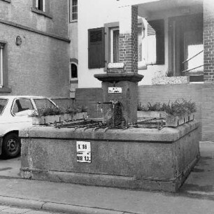 Laufbrunnen; Brombachtal, Hauptstraße
