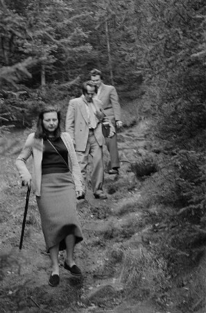 Das Ehepaar Bartsch und Roger Rössing (Mitte) beim wandern