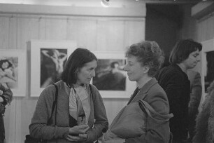 Grimma. Eröffnung der Ausstellung "Aktfotografie" von Günter Rössler im Kunsthaus. Die Fotografin Evelyn Richter im Gespräch