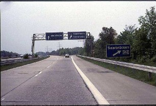 Einfahrt in Tangente Nordwest (Frankfurt Richtung Mannheim) von Nebenfahrbahn West (Frankfurt Richtung Heidelberg)