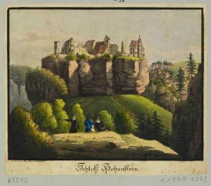 Die Burg Hohnstein in der Sächsischen Schweiz von einem Felsen im Süden