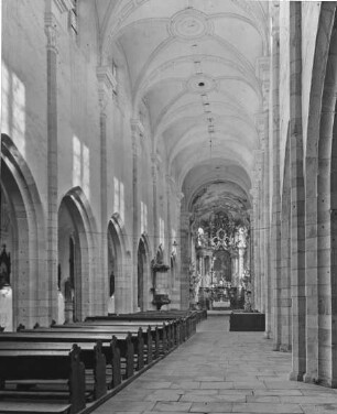 Zlatá Koruna / Goldenkron, Zisterzienser-Klosterkirche Zlatá Koruna, Inneres nach Osten