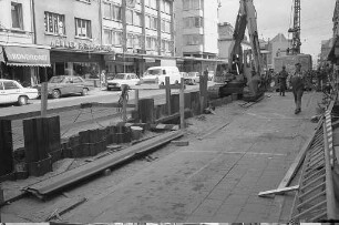 Bau eines neuen Mischwasserkanals in der Karlstraße im Rahmen des Umbaus der Karlstraße zwischen Hauptpost und Karlstor