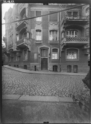 Cottbus-Mitte, Töpferstraße 2. Wohnhaus (1906-1907). Eckansicht (Teilansicht)