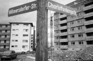 Freiburg: Wegweiser, Wilmersdorfer-Straße - Charlottenburger-Straße