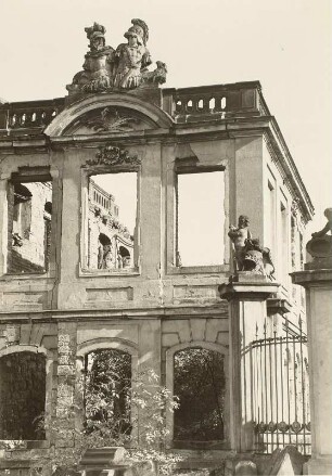 Dresden-Altstadt, Teilansicht der Ruine des linken Flügelbaus