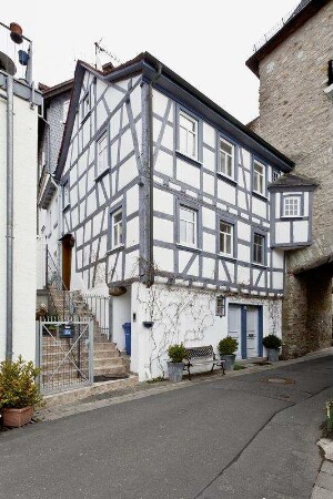 Wohnhaus; Kronberg, Eichenstraße 36