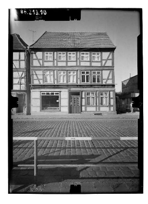Grabow, Marktstraße 12. Wohnhaus mit Laden (18. Jh.). Straßenfront