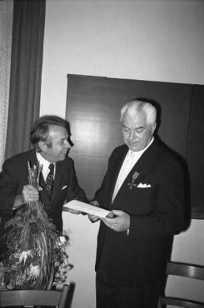 Verleihung des Bundesverdienstkreuzes an den Ortsvorsteher von Wolfartsweier Hermann Ringwald