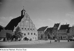 Marktplatz von Grimma mit dem Rathaus