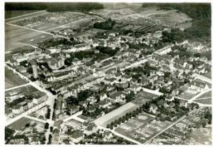 Böhlitz-Ehrenberg: Fliegeraufnahme; 1. Wasserturm, 2. Schule, 3. Kirchgemeindehaus, 4. Lessingplatz, 5. Gemeindeamt