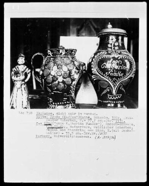 Krug mit Zinnfuß und -deckel