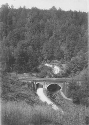 Höckendorf-Edle Krone. Durchbruchstal der Wilden Weißeritz. Brücke der Eisenbahnlinie der Strecke Freiberg - Dresden
