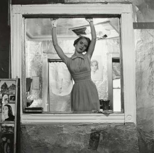 Rachel Mellinger in Ruth Landshoff-Yorcks Wohnung