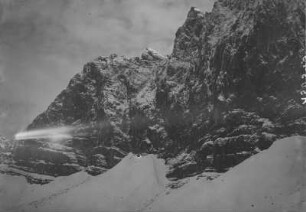 Laldierer Wand : Blick auf die von Neuschnee bedeckte Laldierer Wand (ca. 2615m).