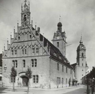 Fürstenwalde, Rathaus : Fürstenwalde. Rathaus mit Turm und Domkirche