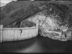 Theodore Roosevelt Dam : Blick auf die Roosevelt-Talsperre, die 1911 fertiggestellt wurde