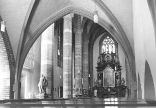 Panschwitz-Kuckau-Kuckau. Kloster St. Marienstern, Kirche, Blick zum Hochaltar