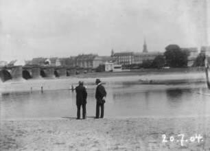 Dresden, Blick über die Elbe auf Augustusbrücke und Neustadt