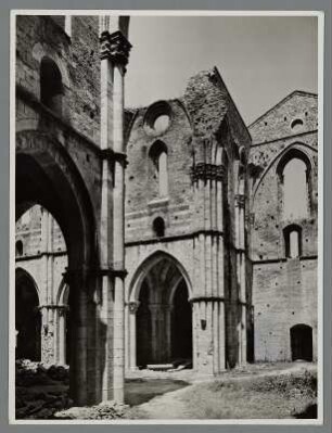 Ruine der Zisterzienserkirche Abbazia San Galgano, Chiusdino, Toskana