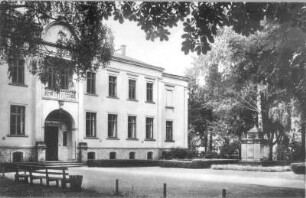 Dippoldiswalde, Weißeritzstraße 4. Deutsche Müllerschule (1926). Eingangsseite
