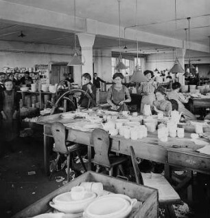 Mädchenmalerei : Technikgeschichte | Technologie | Porzellanfabrikation