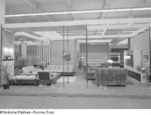 Sitzgruppe (Modell 4107) : Ausstellungskoje mit Wohnzimmermöbeln (1977; VEB Vereinigte Polstermöbelindustrie Oelsa-Rabenau)
