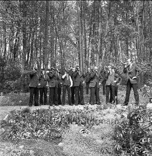 Kreisjägerschaft Stormarn e.V.: Rohlfshagen/Kupfermühle: Gastwirtschaft "Kupfermühle": Außenanlagen: Mitgliederversammlung: Bläsergruppe der Kreisgruppe