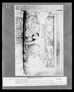 Evangeliar aus Saint-Denis — Evangeliar aus Saint-Denis, Folio 128 rectoInitialzierseite