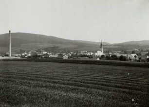 Pfarrkirche : Ortsansicht mit Pfarrkirche