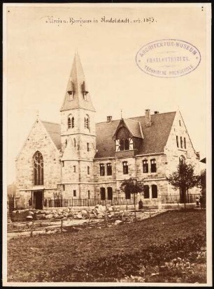 Kath. Kirche St. Marien und Pfarrhaus, Rudolstadt: Perspektivische Vorderansicht