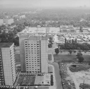 Hochhaus am Fučíkplatz (Straßburger Platz) in Dresden : Blickrichtung Südosten