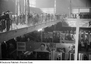 Innenansicht der Ausstellungshalle der Tschechoslowakei und von Albanien