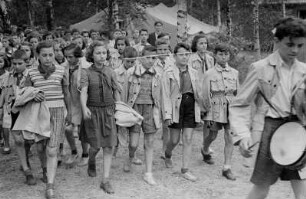 Pionierrepublik "Ernst Thälmann" in Wuhlheide : Pioniere im Zeltlager