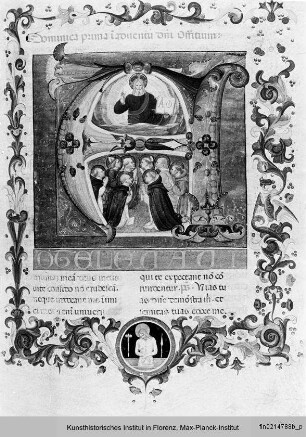 Missale II : Textseite mit vegetabiler Randleistenbordüre, eingeschlossenem Medaillon mit Schmerzensmann und historisierter Initiale A mit Gottvater und Versammlung von Heiligen