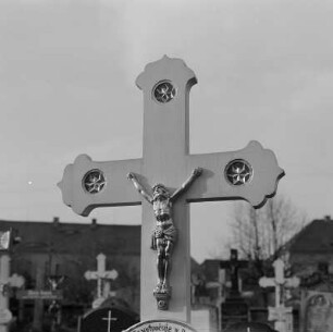 Friedhof in Nebelschütz : Kěrchow w Njebjelčicach