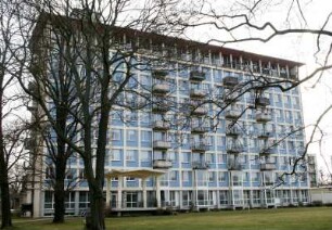Dresden: Blaues Haus (Forschungsinstitut für Arbeitsschutz und Arbeitsökonomie), heute Wohnhaus