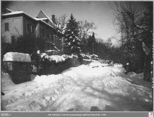 Hindenburgstraße in Kronberg von Süden