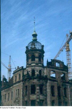 Dresden-Altstadt. Ruine des Residenzschlosses. Eckansicht von der Schloßstraße