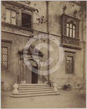 Portal an der Westfassade des Breslauer Rathauses