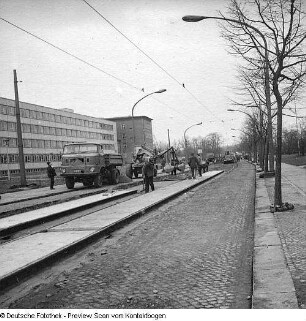 Verkehrsbetriebe (Gleisbau, Tunnel Standseilbahn, Straßenbahnhof, Straßenbahnreparaturhalle, Straßenbahn in der Stadt)