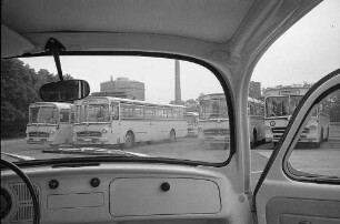 Inbetriebnahme des neuen Omnibus-Betriebsbahnhofs der Verkehrsbetriebe auf dem Gelände der ehemaligen Gaskokerei.