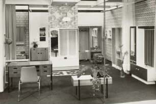 Ausstellungskoje mit Kleinmöbeln verschiedener Hersteller