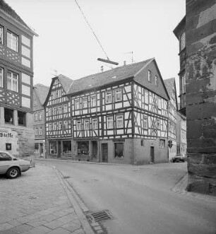 Fachwerkwohnhaus; Büdingen, Altstadt 22, Altstadt 24